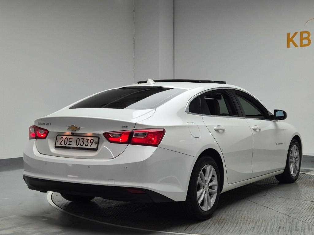 Chevrolet Malibu - Vista 3