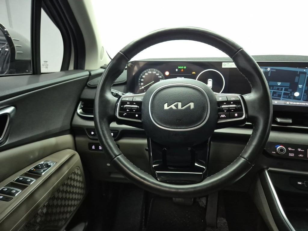 KIA Carnival - Vista 11
