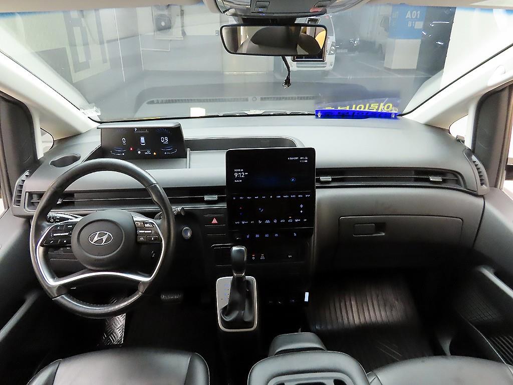 HYUNDAI Staria - Vista 8