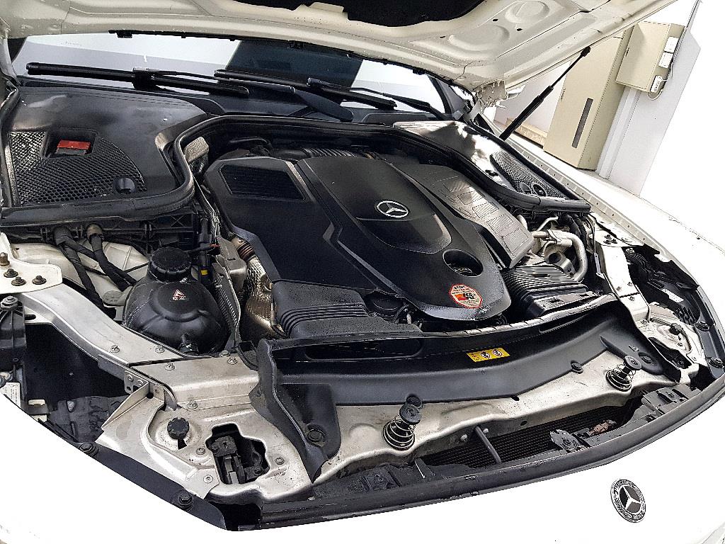 Mercedes Benz CLS Class - Vista 6