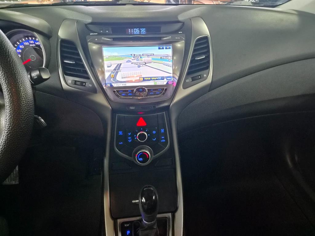HYUNDAI Avante 2016 Gris - Importación desde Corea - HF Imports Iquique - Foto 16