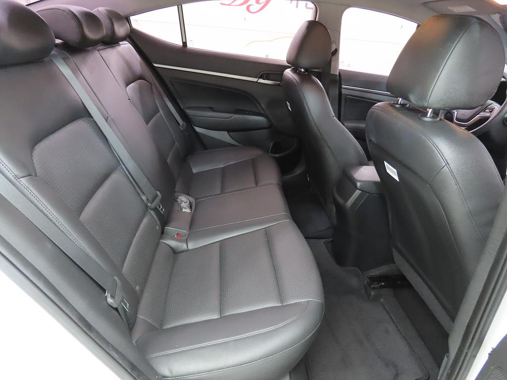 HYUNDAI Avante - Vista 6