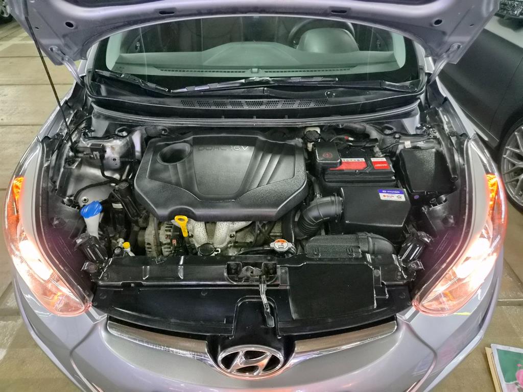 HYUNDAI Avante 2016 Gris - Importación desde Corea - HF Imports Iquique - Foto 17