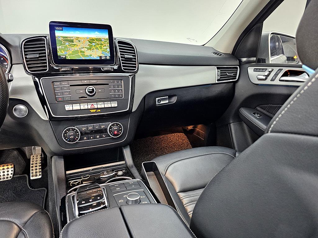 Mercedes Benz GLE Class - Vista 10