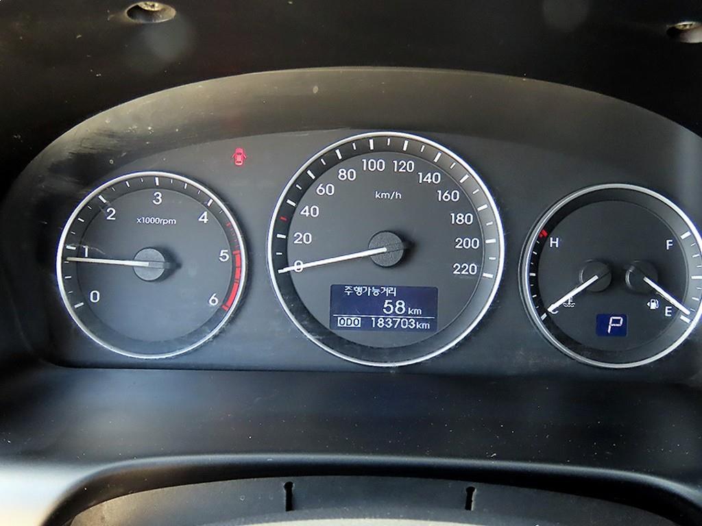 HYUNDAI Starex - Vista 8