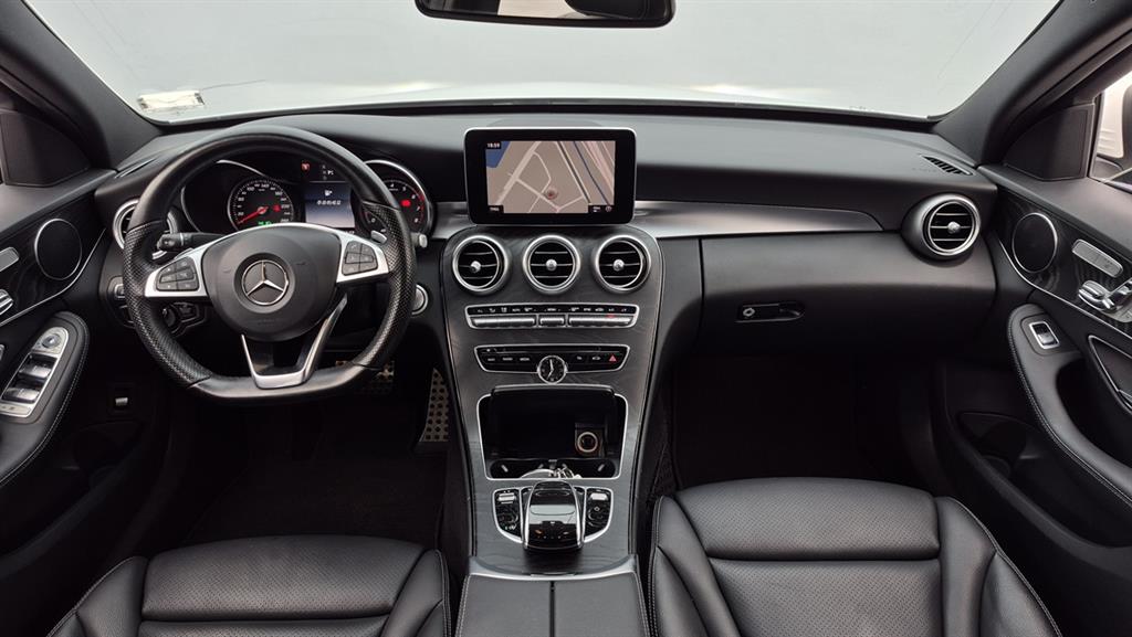 Mercedes Benz C Class - Vista 9
