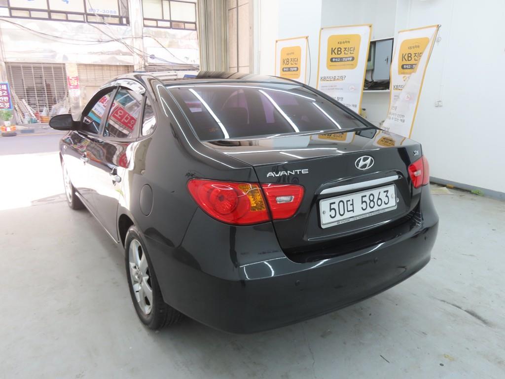 HYUNDAI Avante - Vista 4