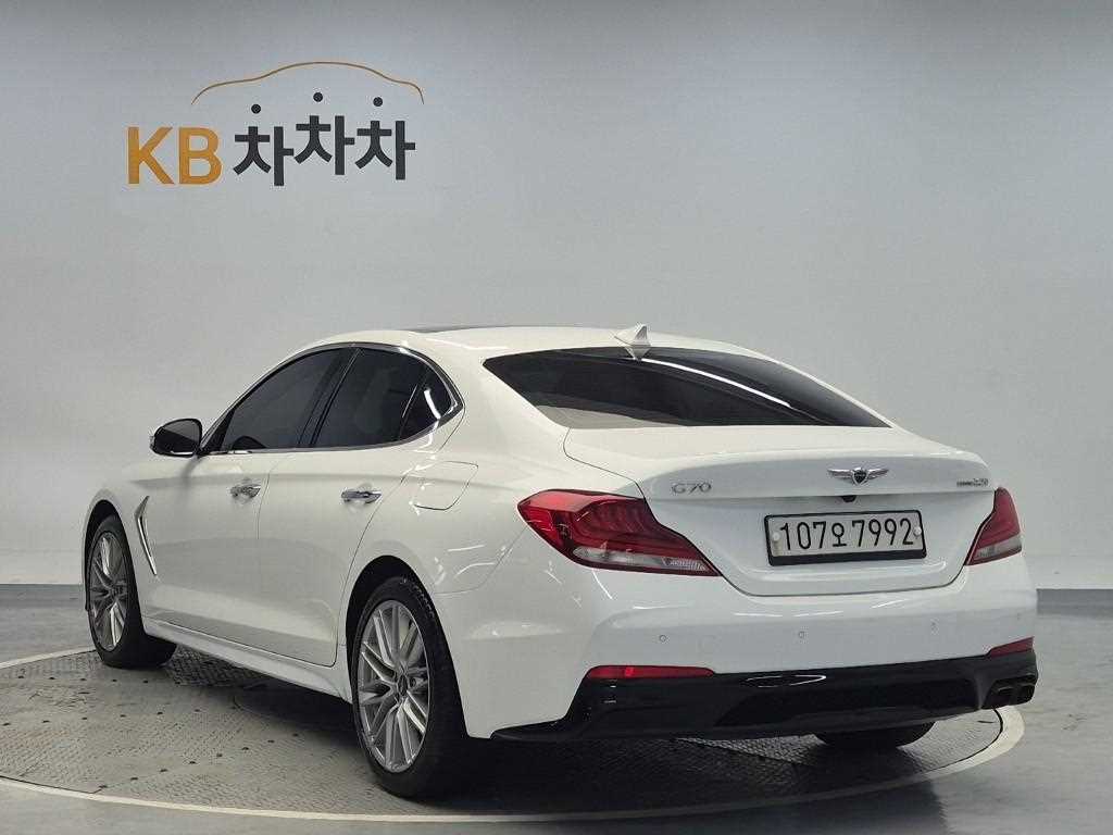 Genesis G70 - Vista 2