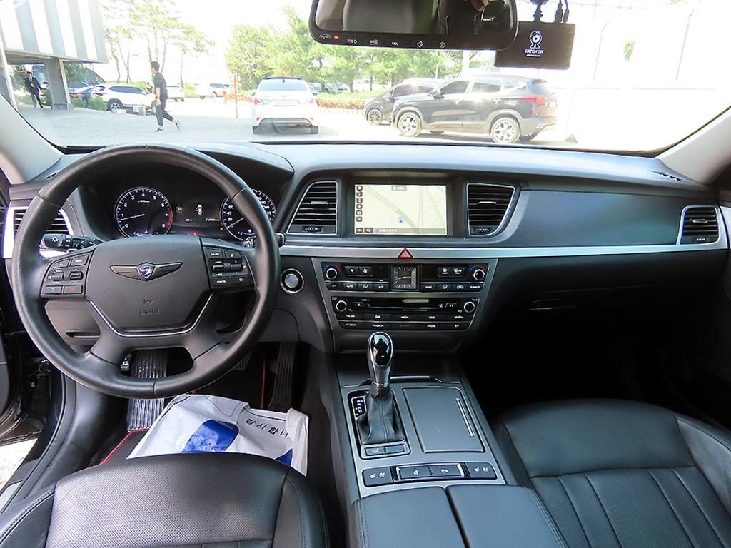 HYUNDAI Genesis - Vista 7