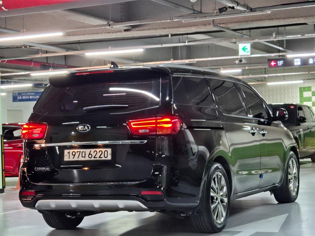 KIA Carnival - Vista 3