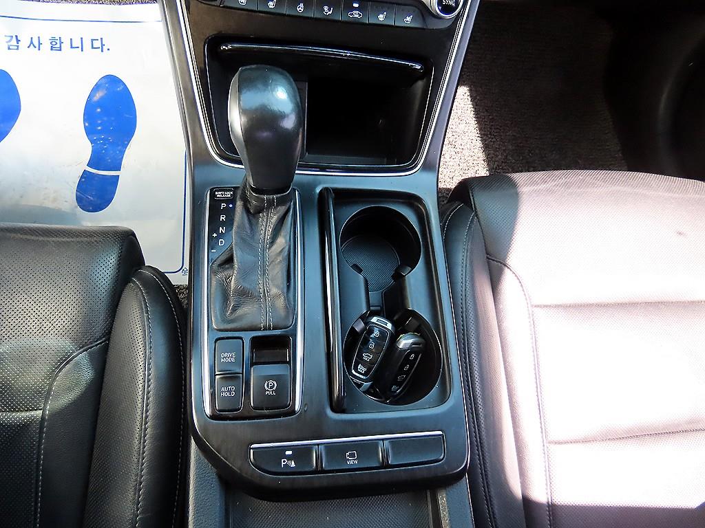 HYUNDAI Grandeur - Vista 10