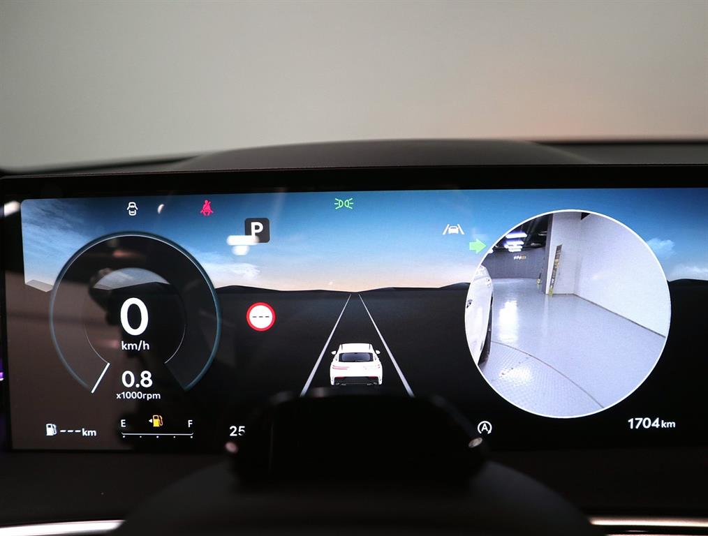 Genesis GV70 - Vista 7