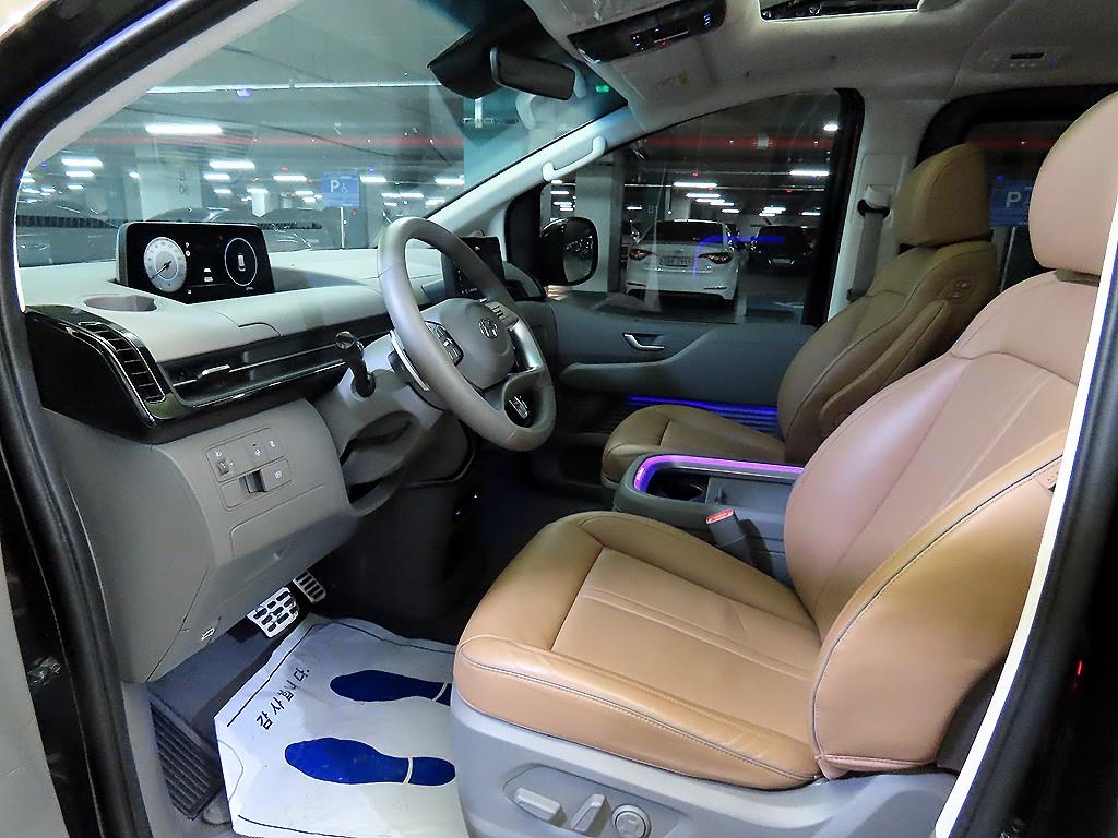 HYUNDAI Staria - Vista 6