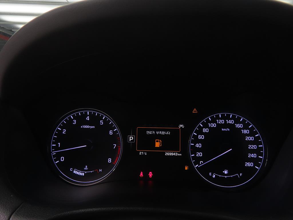HYUNDAI Genesis - Vista 9