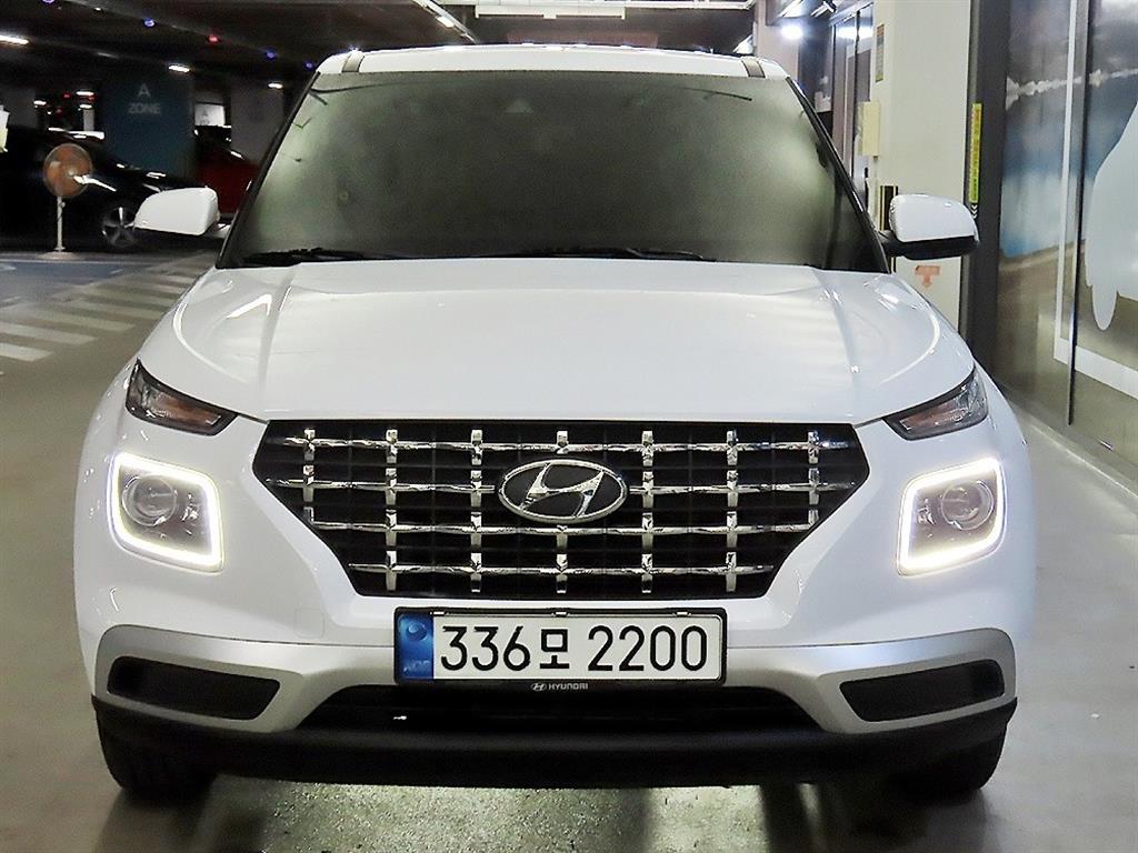HYUNDAI Venue - Vista 2