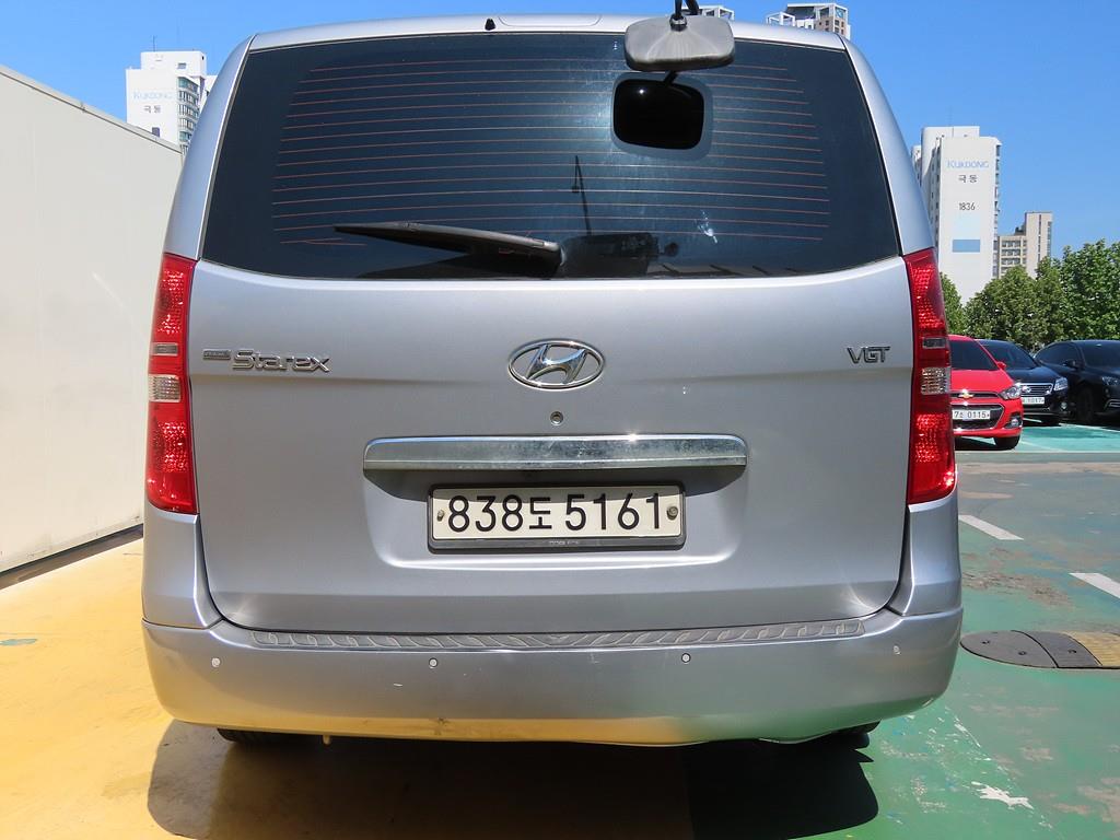 HYUNDAI Starex - Vista 4