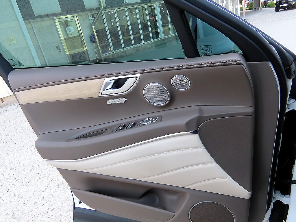 Genesis GV80 - Vista 12