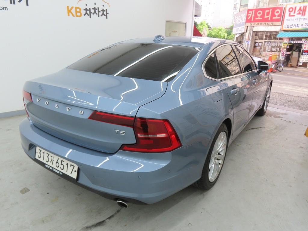 Volvo S90 - Vista 3