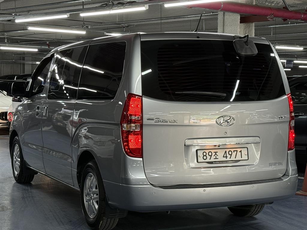 HYUNDAI Starex - Vista 4