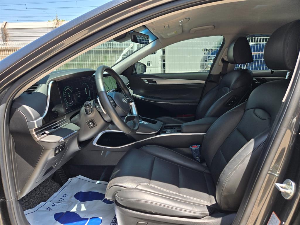 HYUNDAI Grandeur - Vista 5