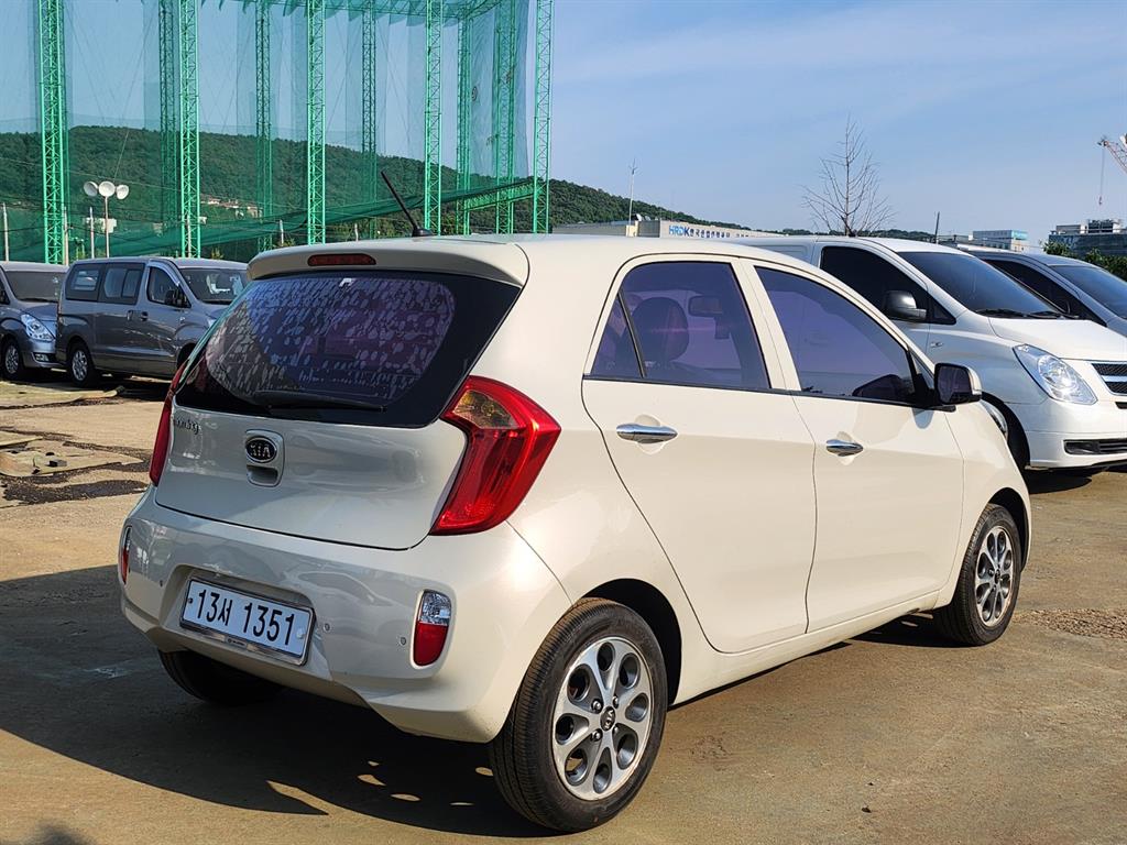 KIA Morning - Vista 4