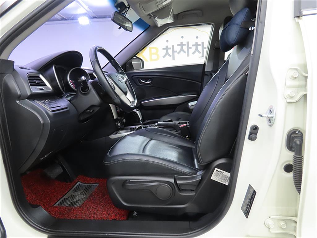 Ssangyong Tivoli - Vista 5