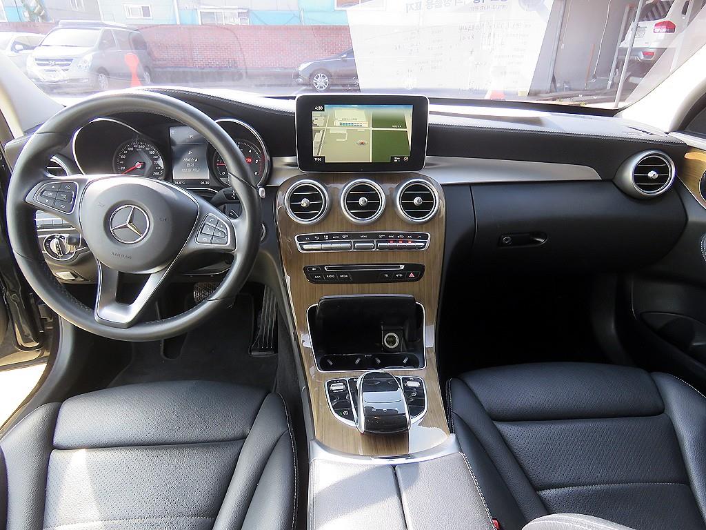 Mercedes Benz C Class - Vista 8