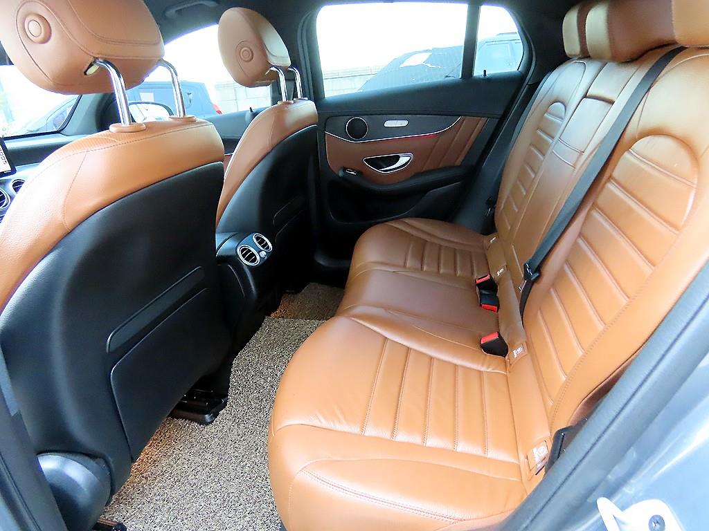 Mercedes Benz GLC Class - Vista 6