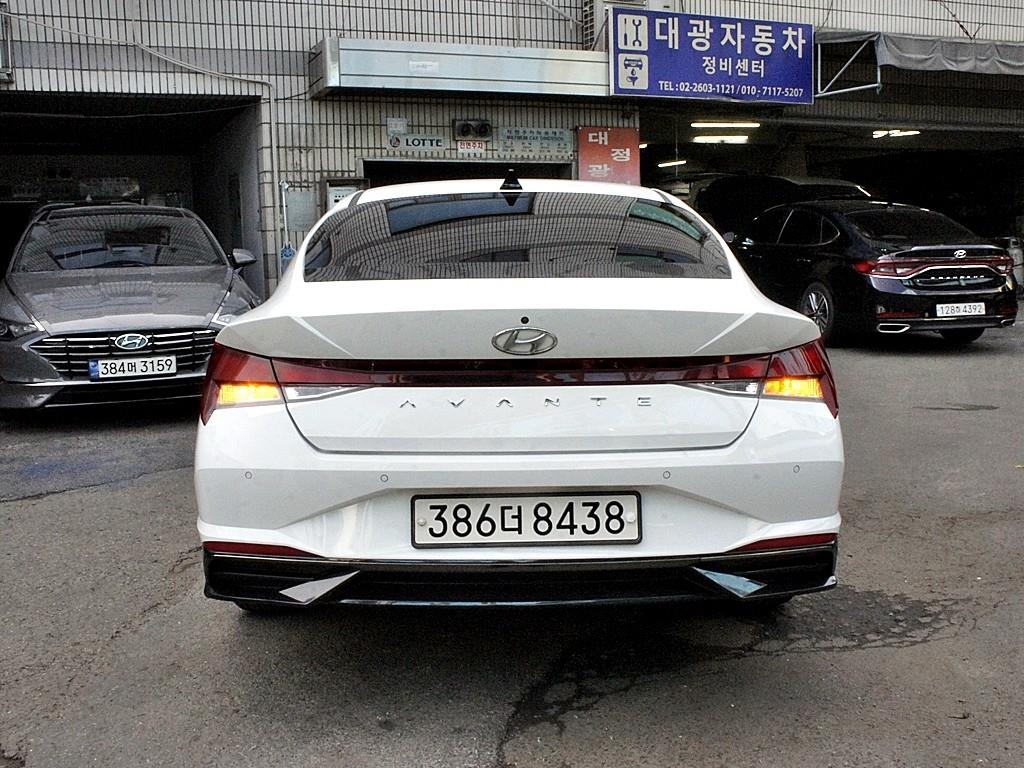 HYUNDAI Avante - Vista 5