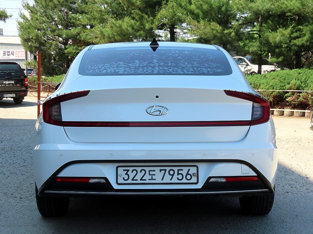 HYUNDAI Sonata - Vista 4