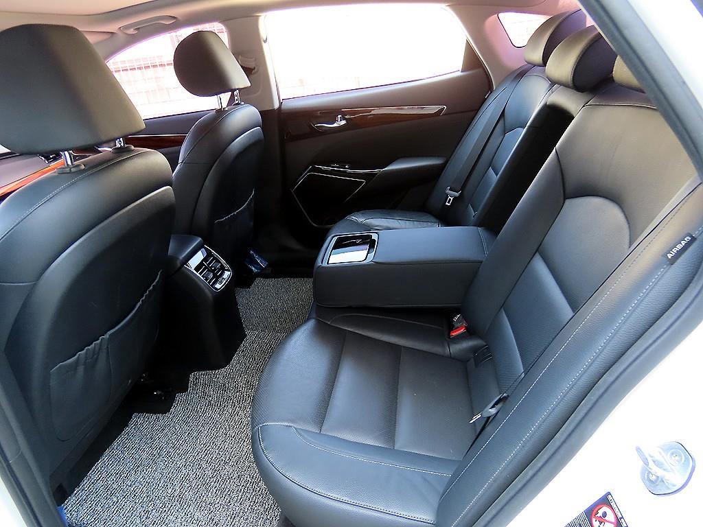 KIA K7 - Vista 6