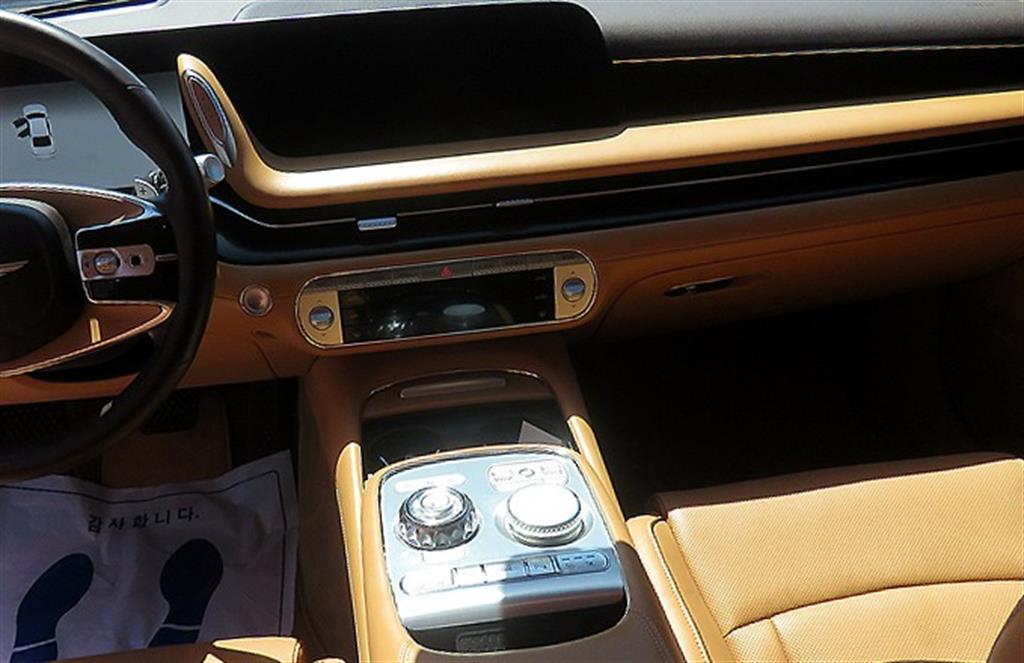 Genesis G90 - Vista 11