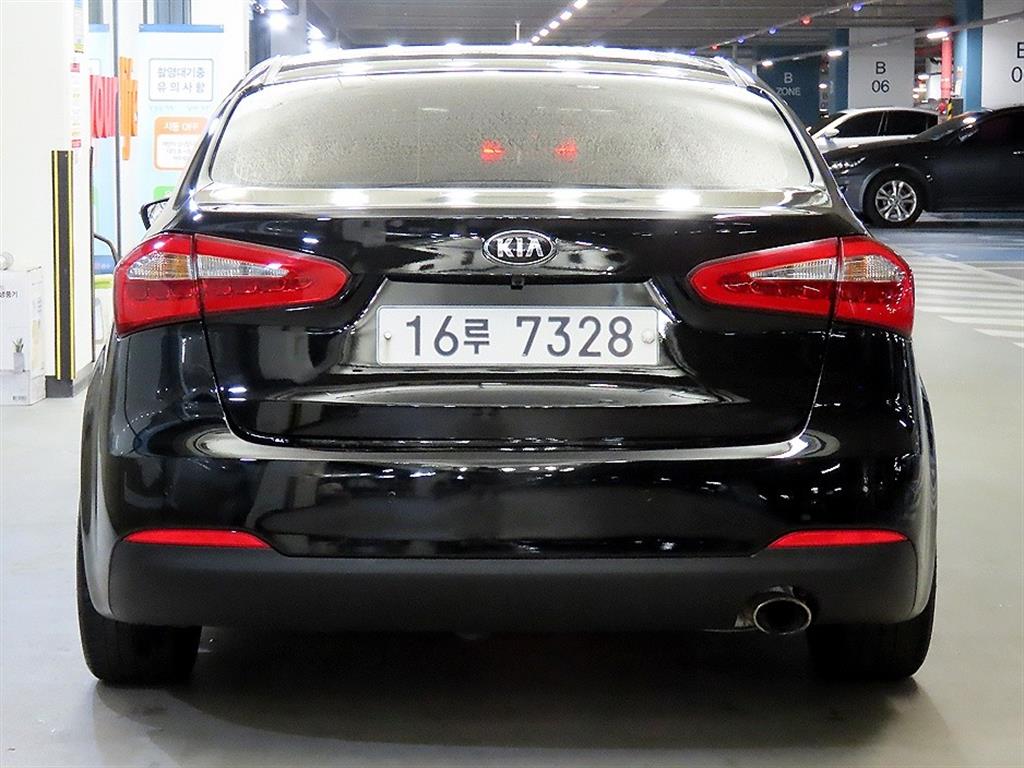 KIA K3 - Vista 5