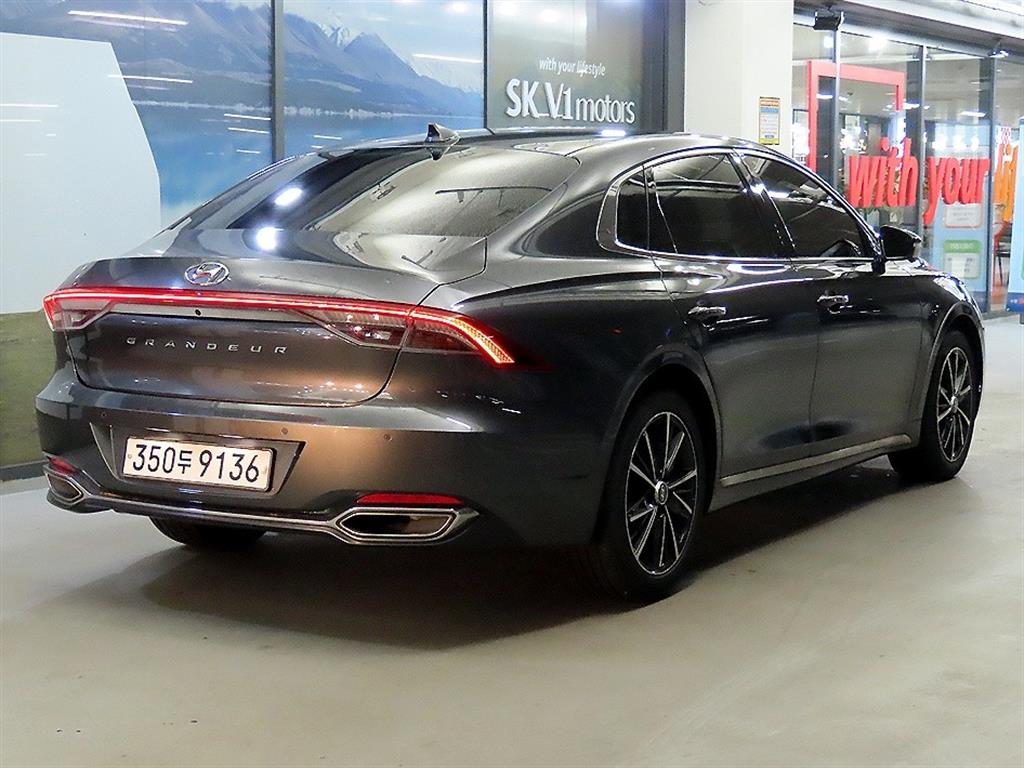 HYUNDAI Grandeur - Vista 4
