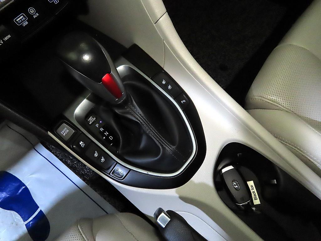 HYUNDAI Veloster - Vista 12