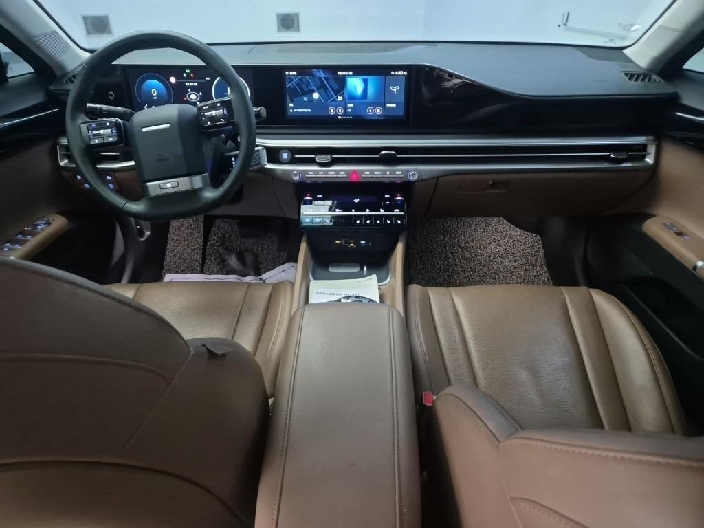 HYUNDAI Grandeur - Vista 7