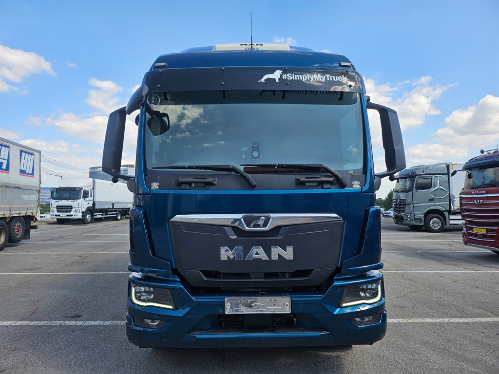 medium and large cargo truck - Vista 2