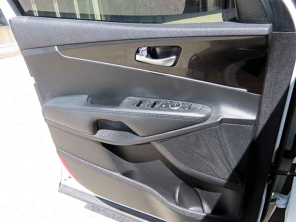 KIA Sorento - Vista 11
