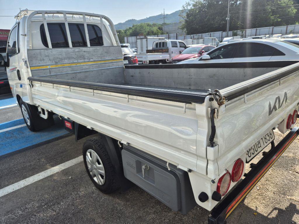 Small Truck Cargo (small) - Vista 4