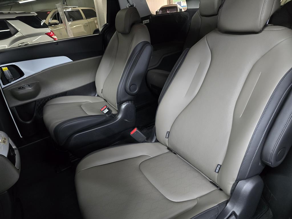 KIA Carnival - Vista 7