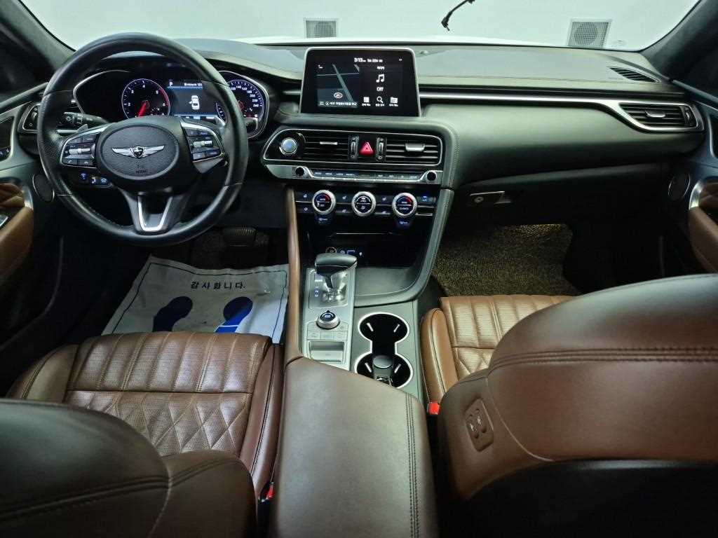 Genesis G70 - Vista 7