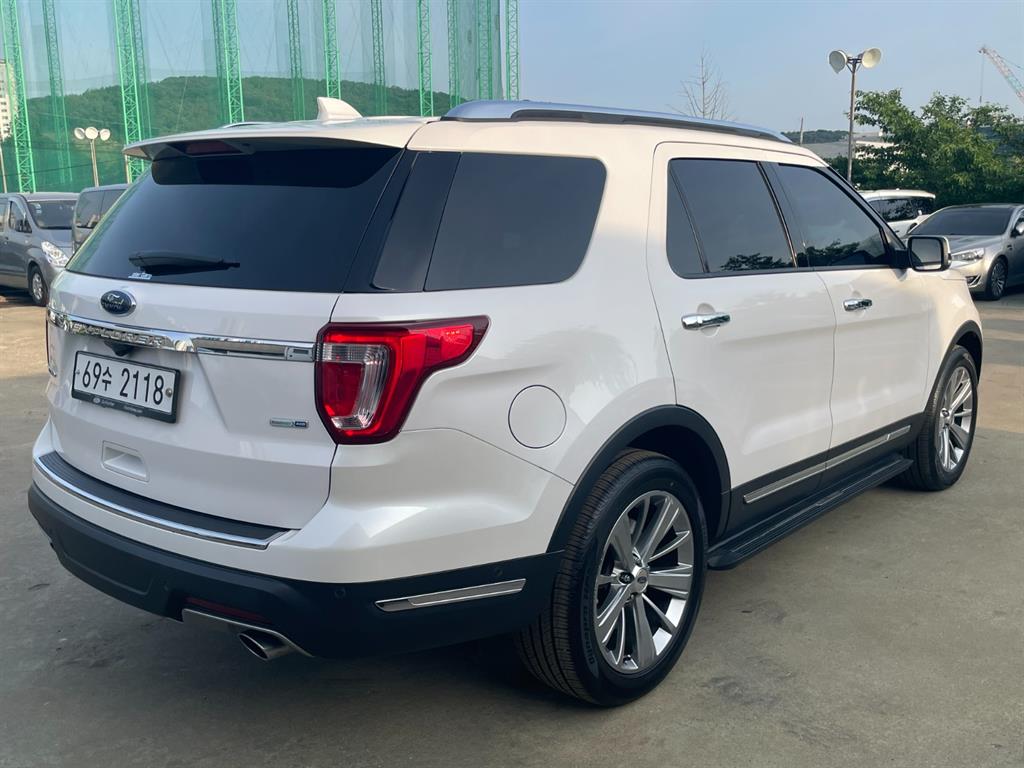 Ford Explorer - Vista 3