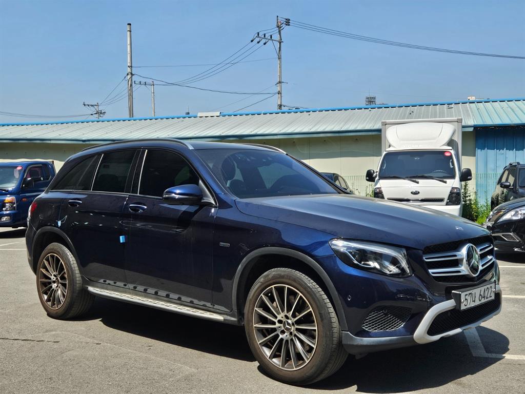 Mercedes Benz GLC Class - Vista 3