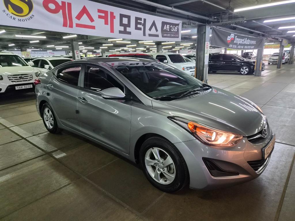 HYUNDAI Avante - Vista 4