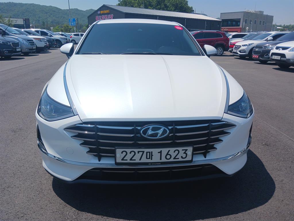 HYUNDAI Sonata - Vista 3