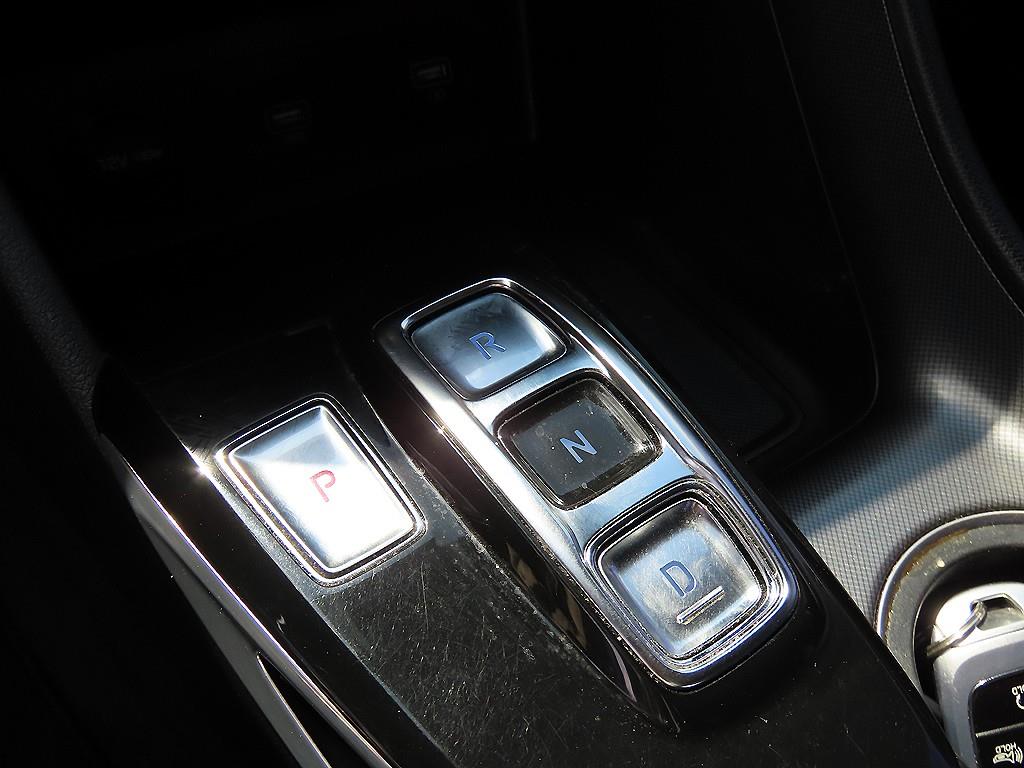 HYUNDAI Sonata - Vista 11
