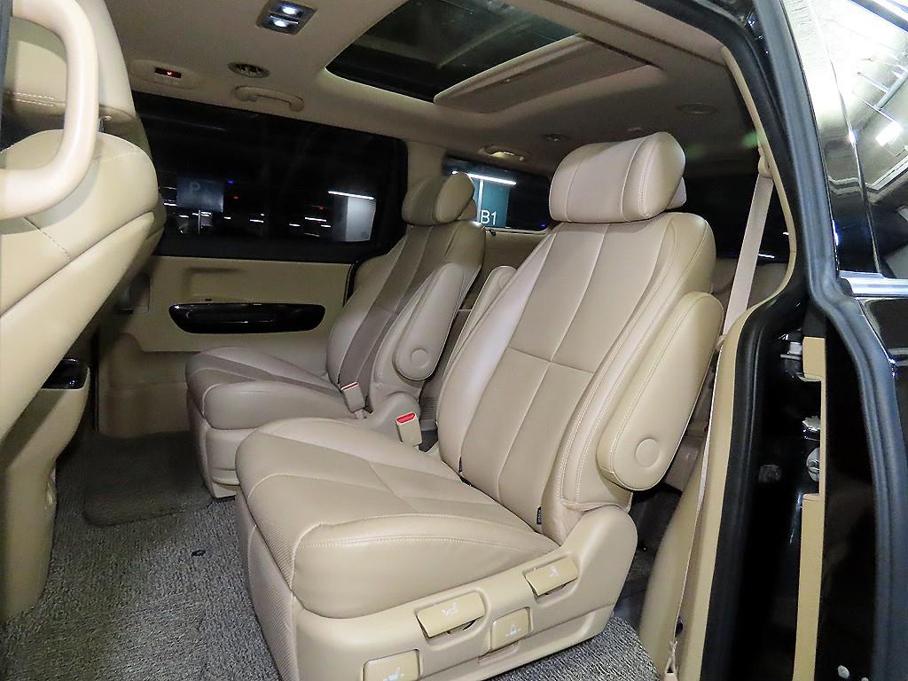 KIA Carnival - Vista 7