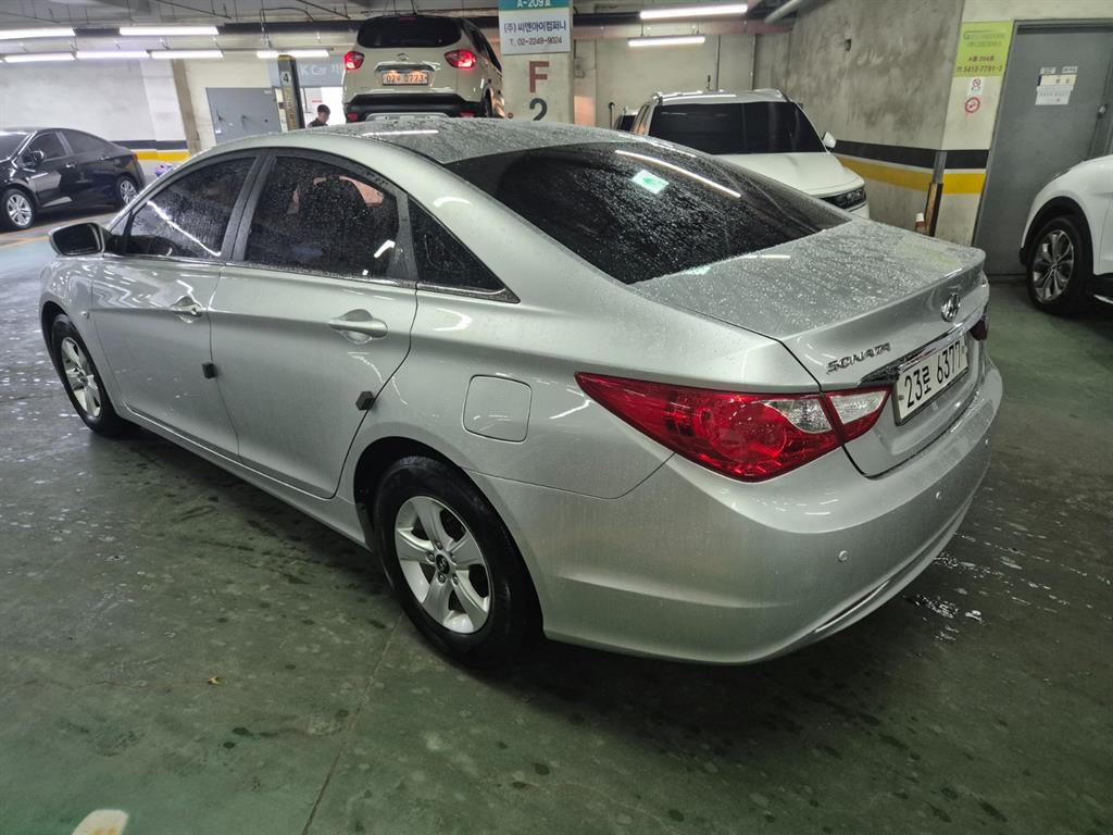 HYUNDAI Sonata - Vista 6