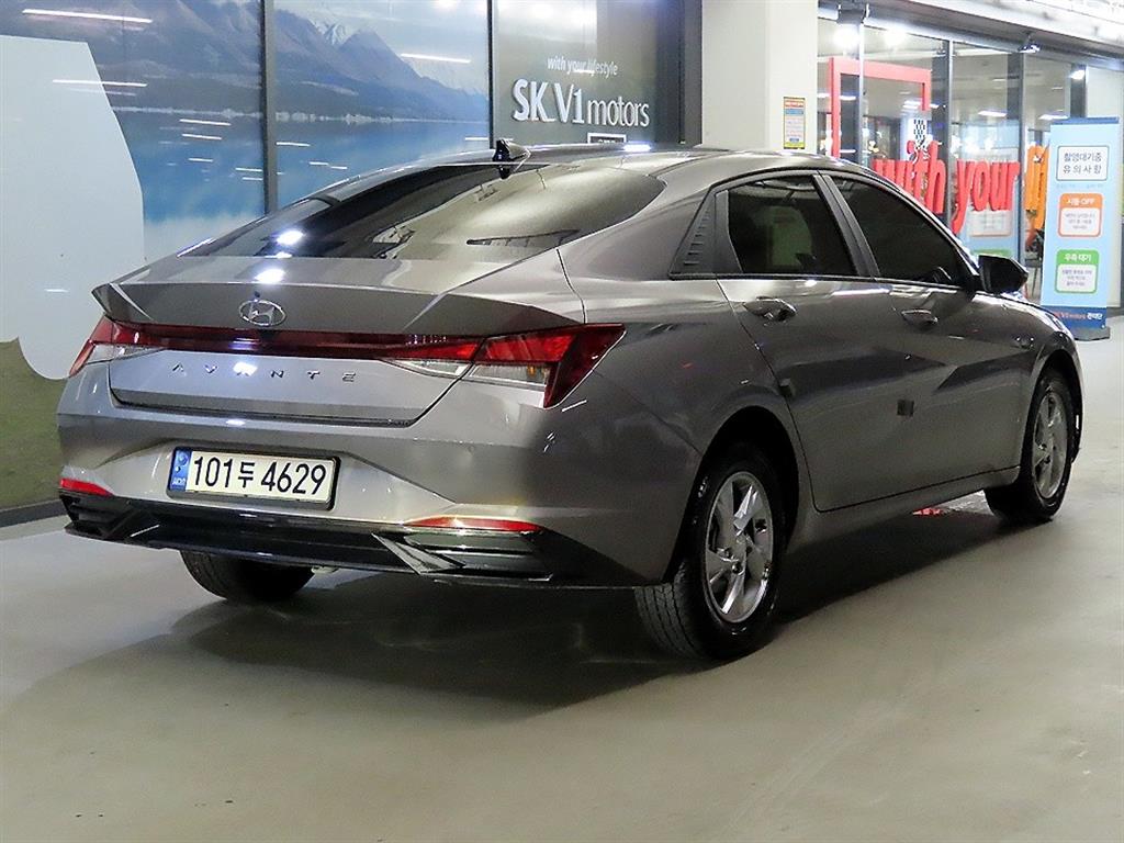 HYUNDAI Avante - Vista 4