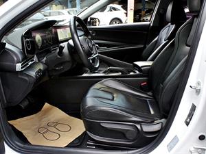 HYUNDAI Avante - Vista 10